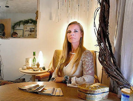 Roxanne Jasparro - Warwick's trusted psychic medium